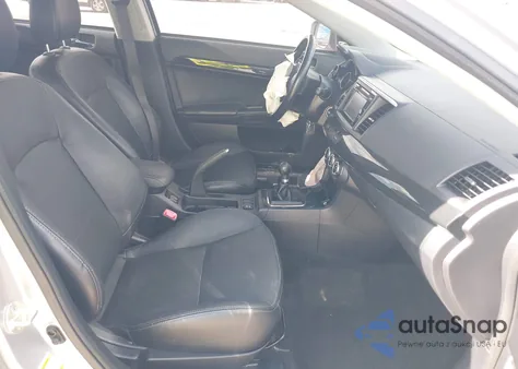 2015 Mitsubishi Lancer Evolution Gsr z USA, uszkodzony, nr VIN JA32W8FV0FU006891